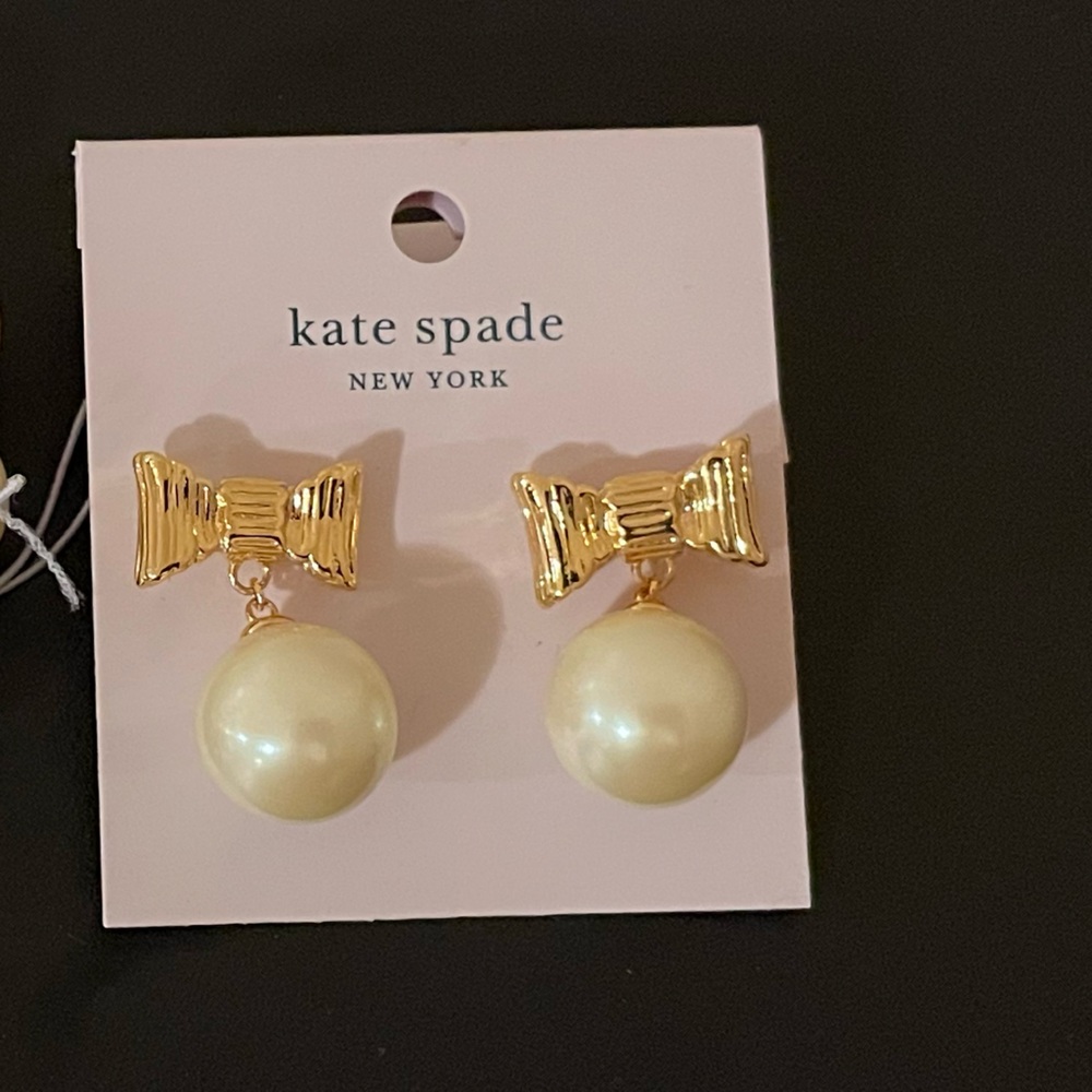 NEW kate spade all wrapped up in pearls drop earrings